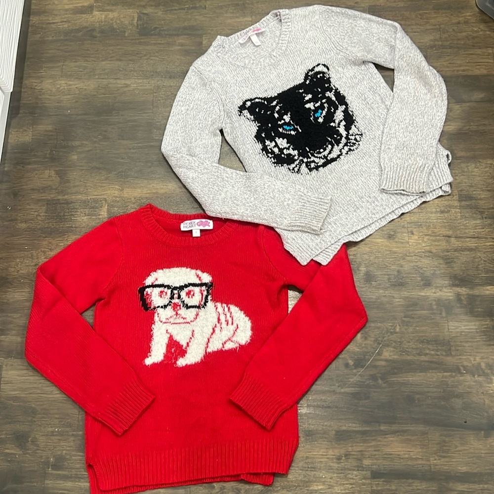 2 DEREK HEART SWEATERS